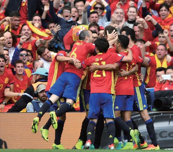21年欧洲杯西班牙球迷（2020年欧洲杯西班牙）
