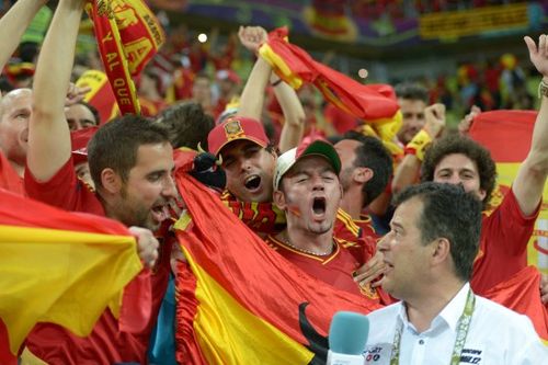 西班牙欧洲杯纪念视频播放（欧洲杯西班牙赛后采访）